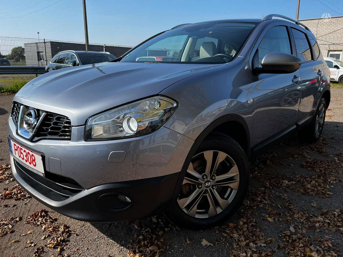 Nissan Qashqai+2 2010 — вигляд ззаду