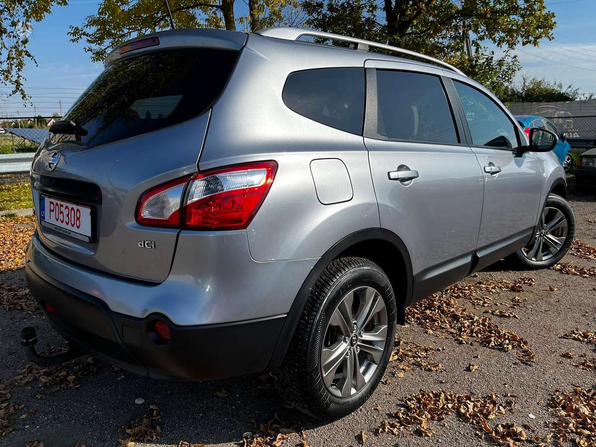 Nissan Qashqai+2 2010 — двигун 1995 cm³, 150 HP (110kW)