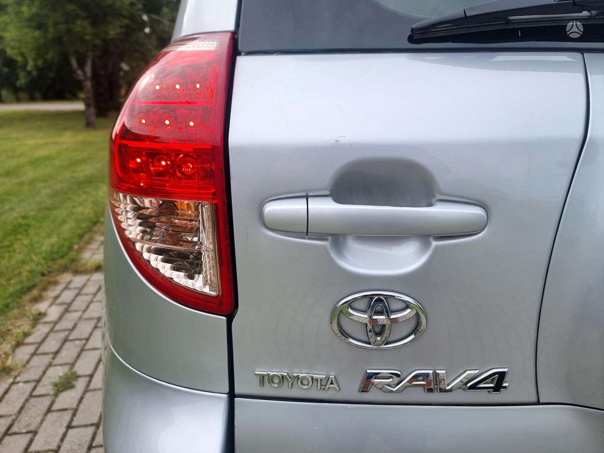 Toyota RAV4 2006 — photo 10