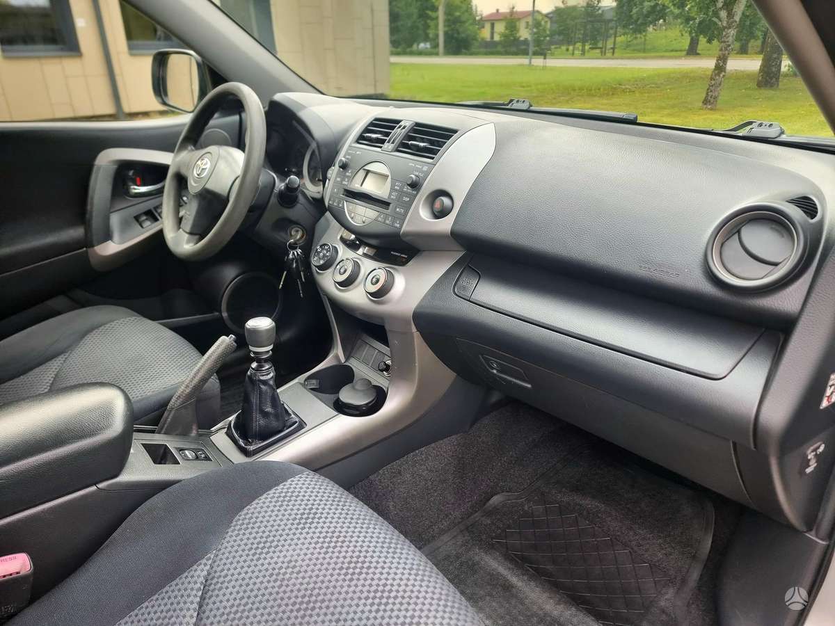 Toyota RAV4 2006 — photo 12