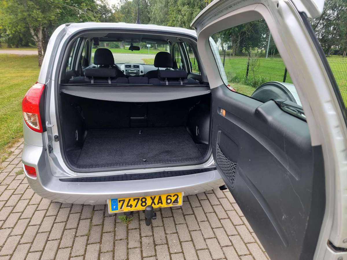 Toyota RAV4 2006 — photo 9