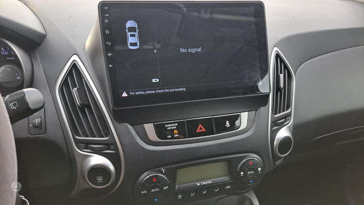 Hyundai ix35 2011 — interior