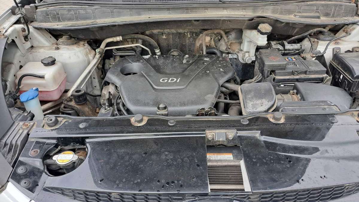 Hyundai ix35 2011 — engine 1600 cm³, 135 HP (99kW)