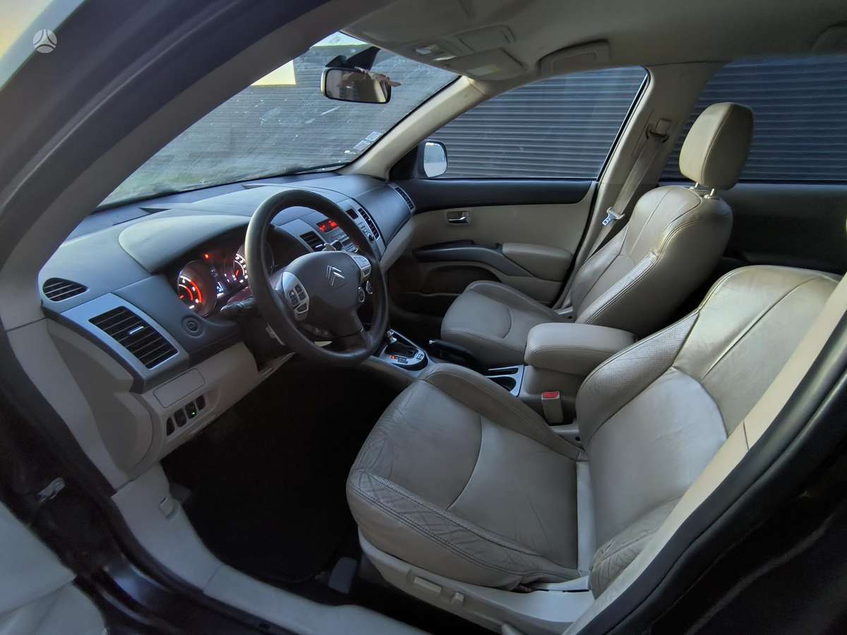 Citroen C-Crosser 2010 — photo 11