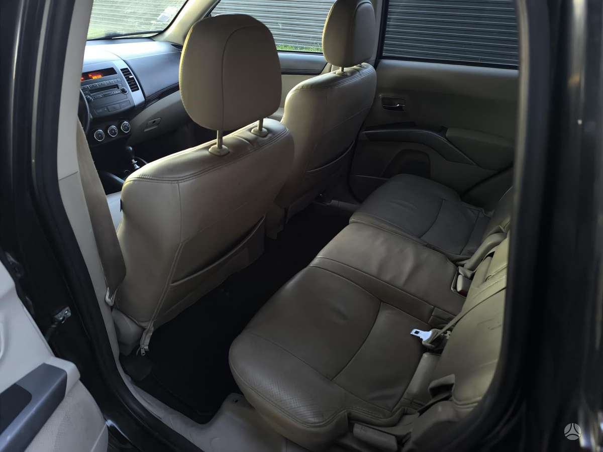 Citroen C-Crosser 2010 — photo 12