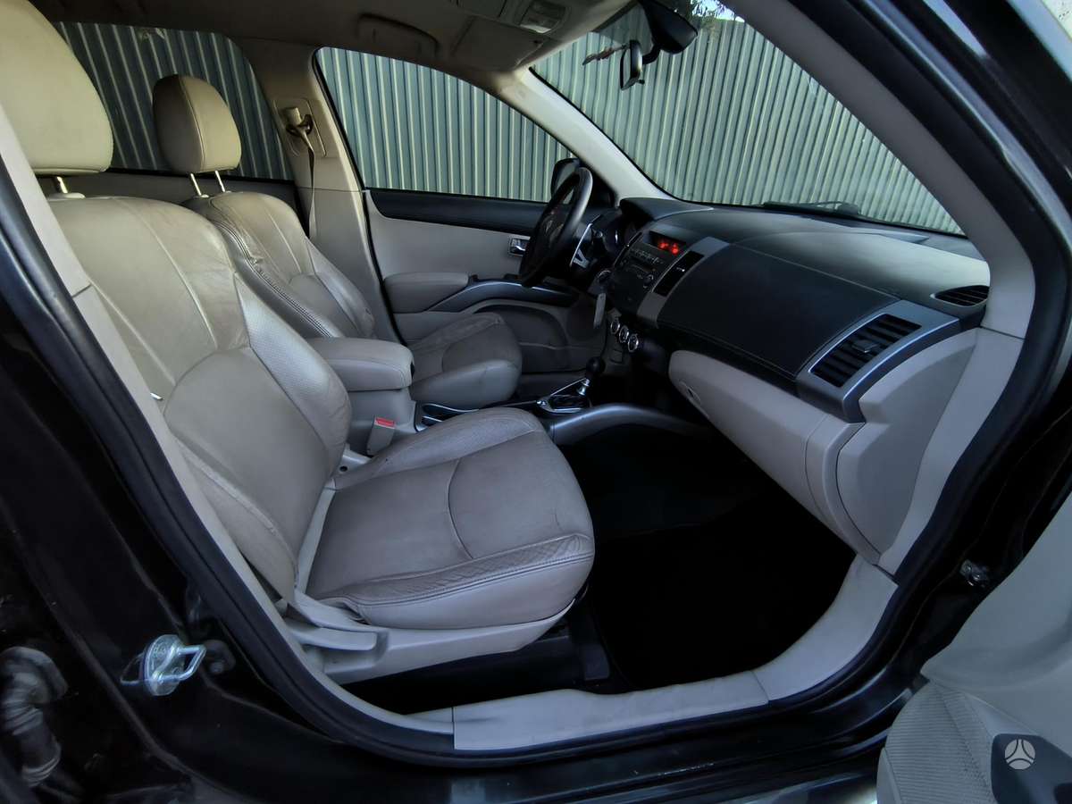 Citroen C-Crosser 2010 — photo 14