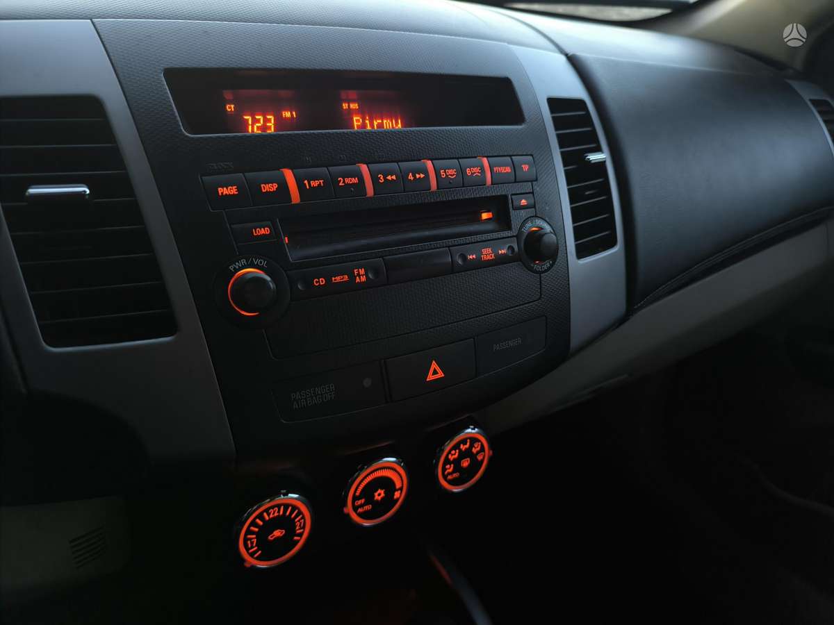 Citroen C-Crosser 2010 — photo 17