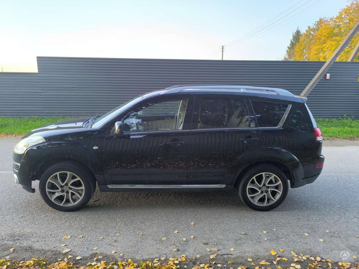 Citroen C-Crosser 2010 — rear view