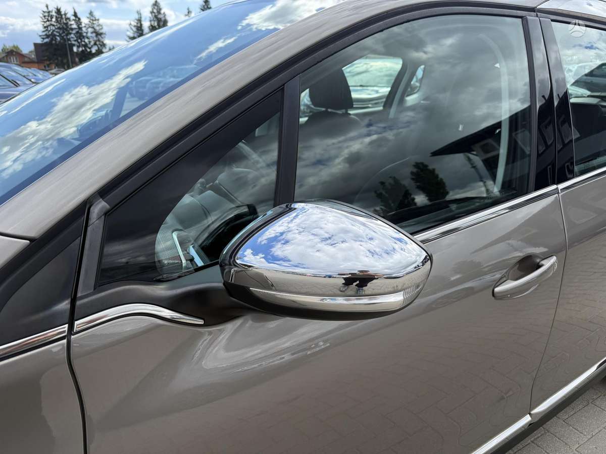 Peugeot 2008 2014 — photo 8