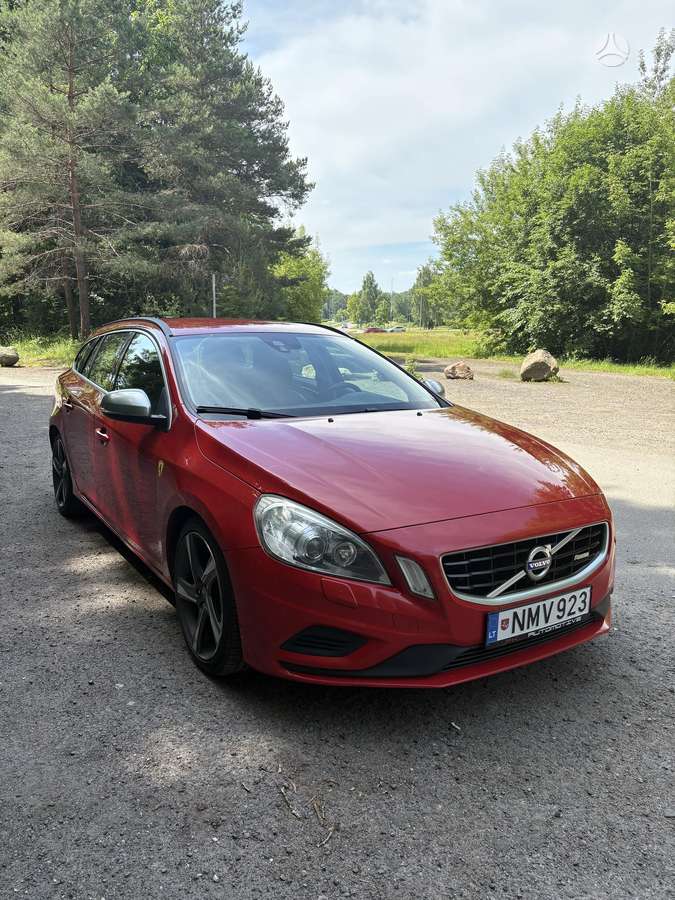 Volvo V60 2012 — вигляд ззаду