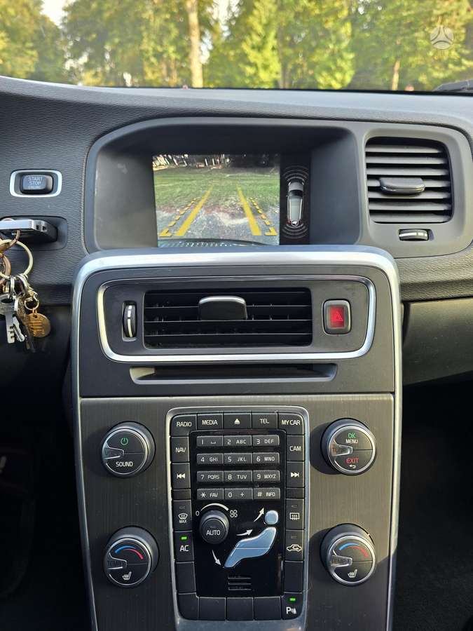 Volvo V60 2011 — photo 10