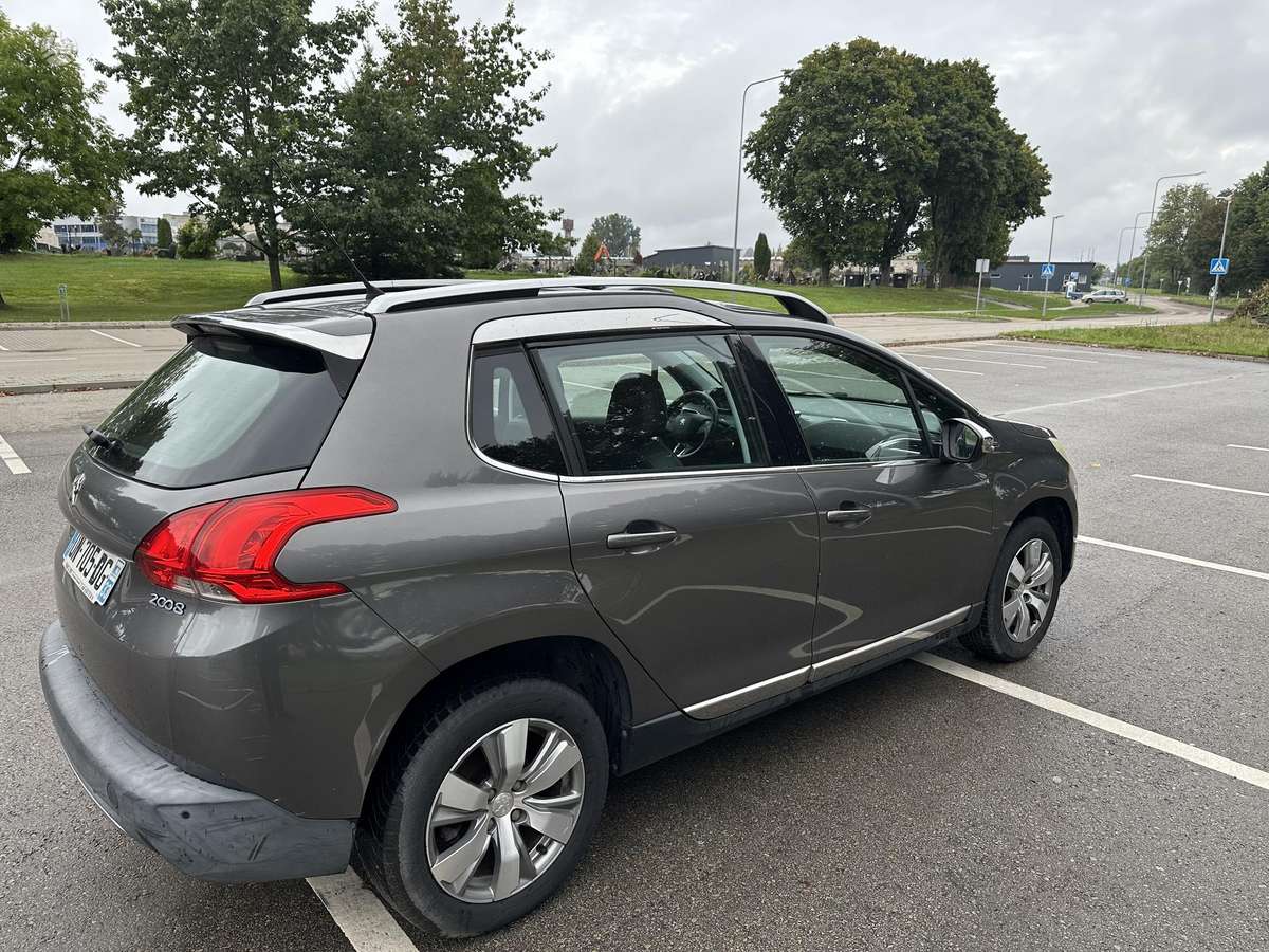 Peugeot 2008 2015 — двигун 1199 cm³, 82 HP (60kW)