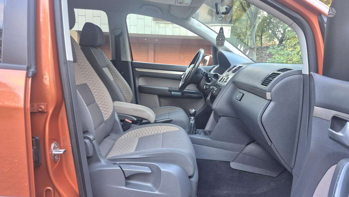 Volkswagen Touran 2007 — photo 12