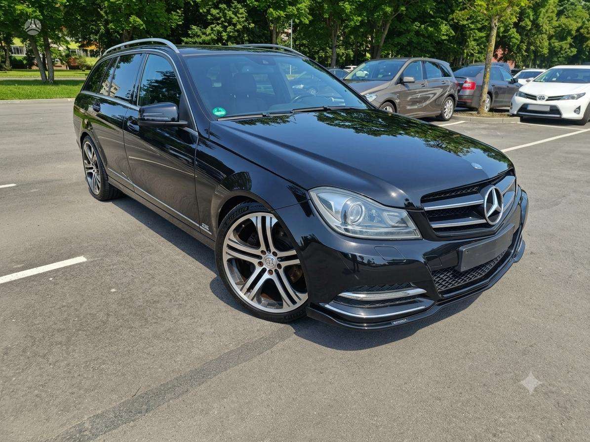 Mercedes-Benz C350 2014 — vehicle for AFU Ukraine