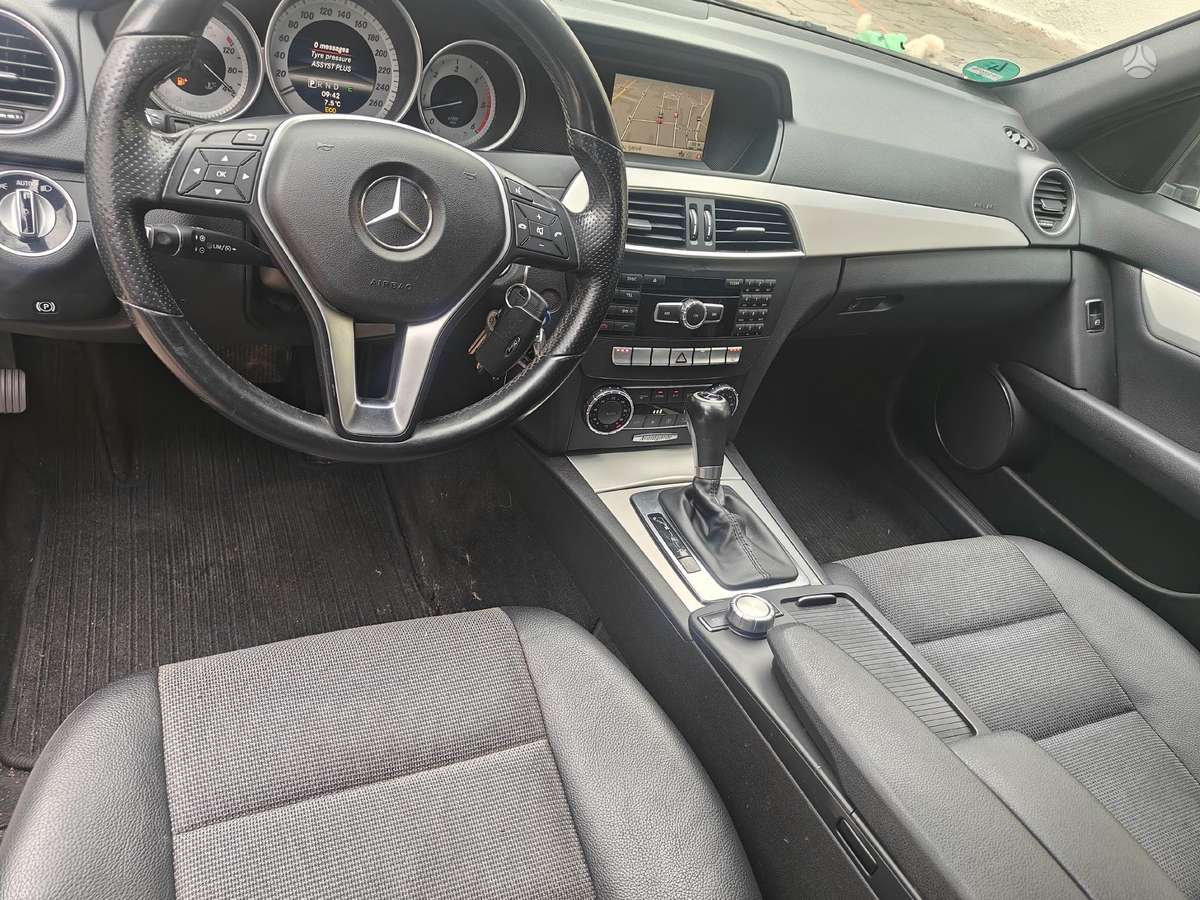 Mercedes-Benz C350 2014 — photo 10