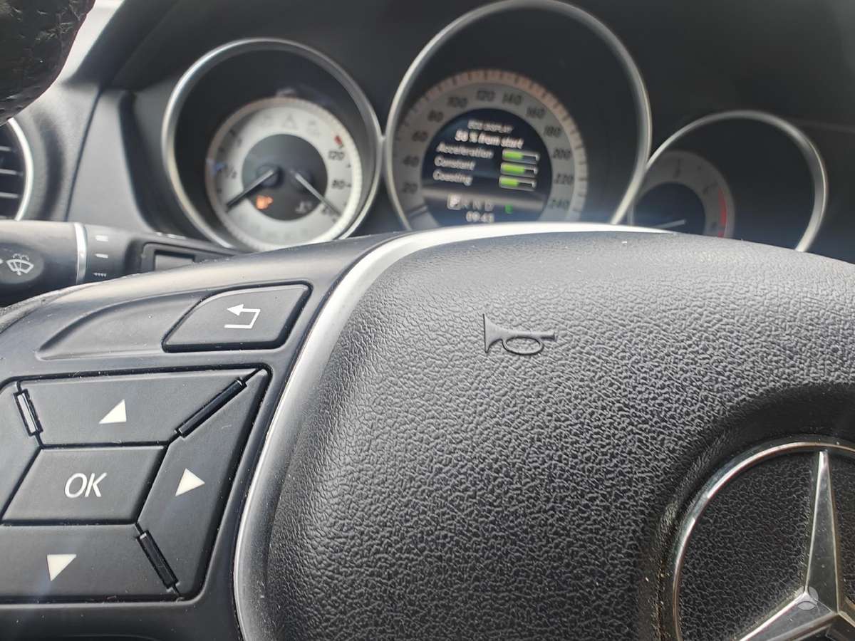 Mercedes-Benz C350 2014 — photo 14