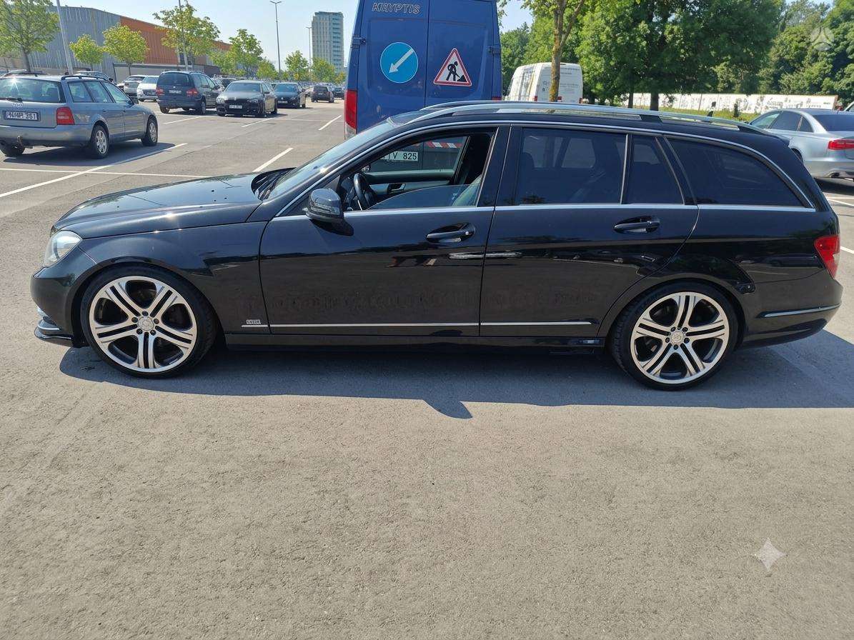 Mercedes-Benz C350 2014 — engine 3000 cm³, 265 HP (195kW)