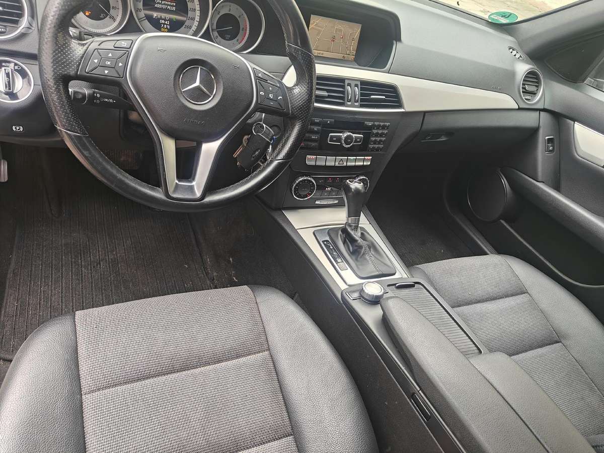 Mercedes-Benz C350 2014 — photo 9