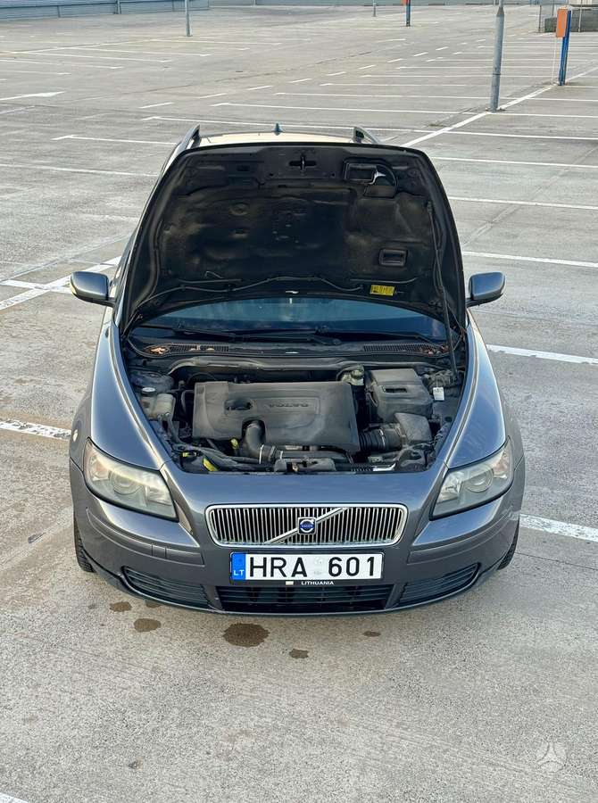 Volvo V50 2005 — interior