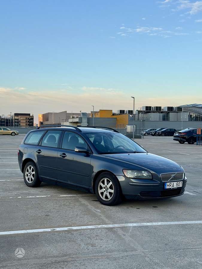 Volvo V50 2005 — engine 1560 cm³, 109 HP (80kW)