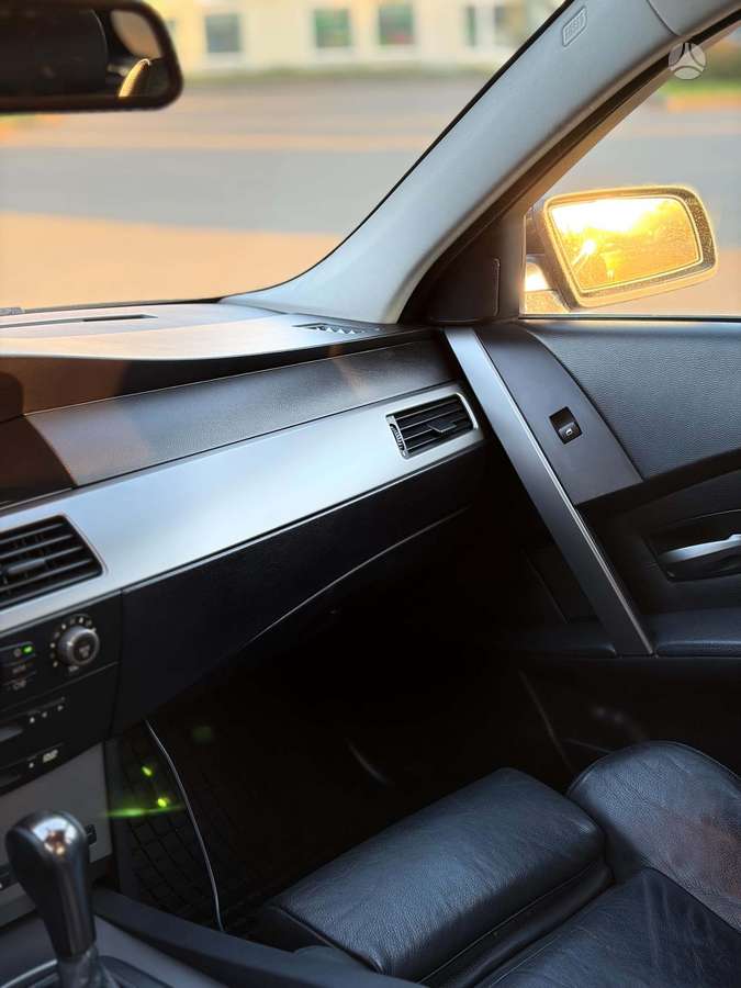 BMW 525 2004 — photo 10