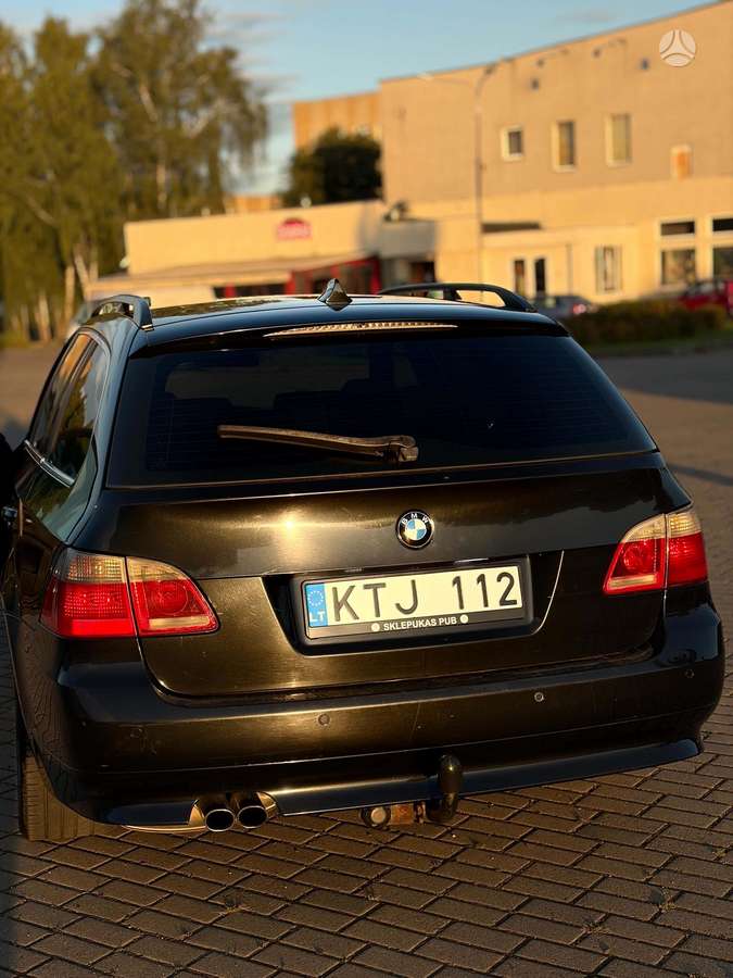 BMW 525 2004 — photo 17
