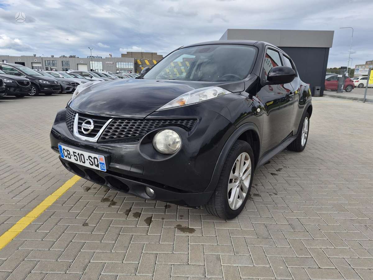 Nissan Juke 2012 — вигляд ззаду