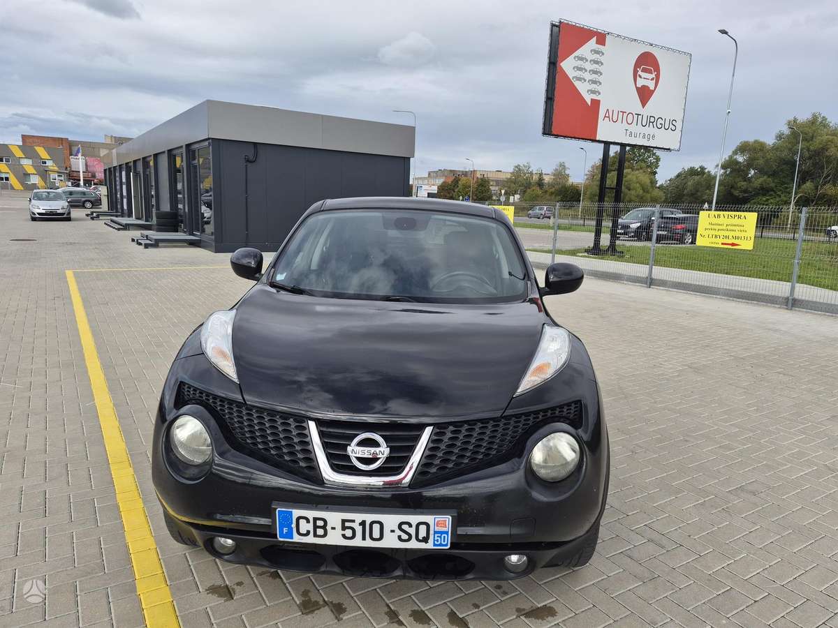 Nissan Juke 2012 — салон