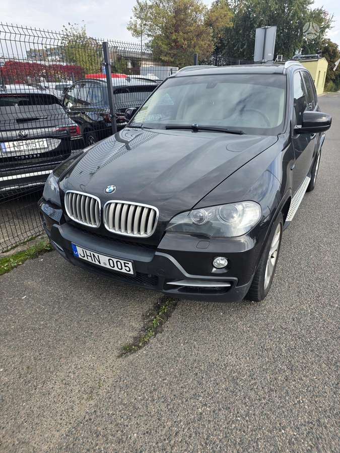 BMW X5 2008 — interior