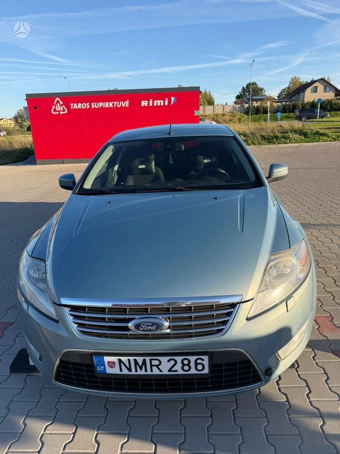 Ford Mondeo 2010 — вигляд ззаду