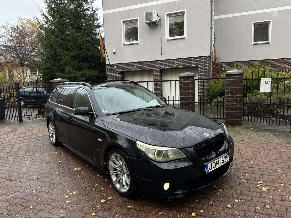 BMW 525 2005 — interior