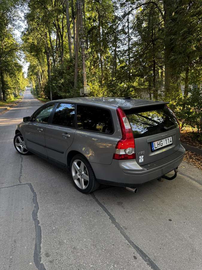 Volvo V50 2006 — engine 2521 cm³, 220 HP (162kW)