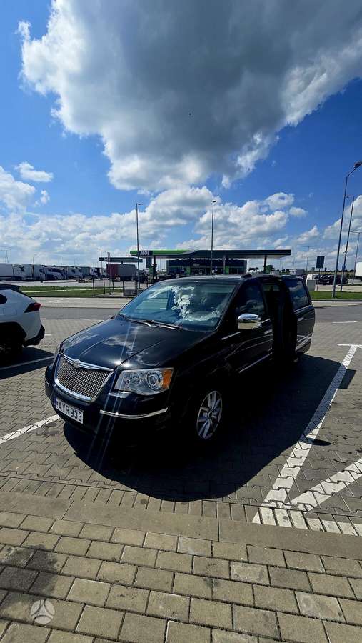 Chrysler Town 2011 — vehicle for AFU Ukraine