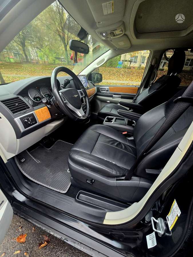 Chrysler Town 2011 — photo 34