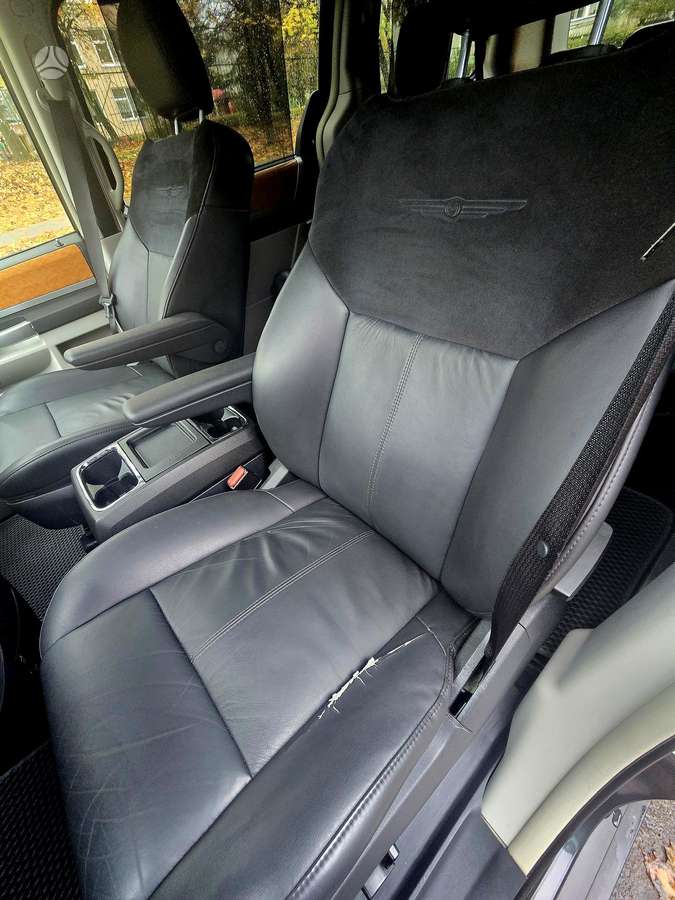 Chrysler Town 2011 — photo 36
