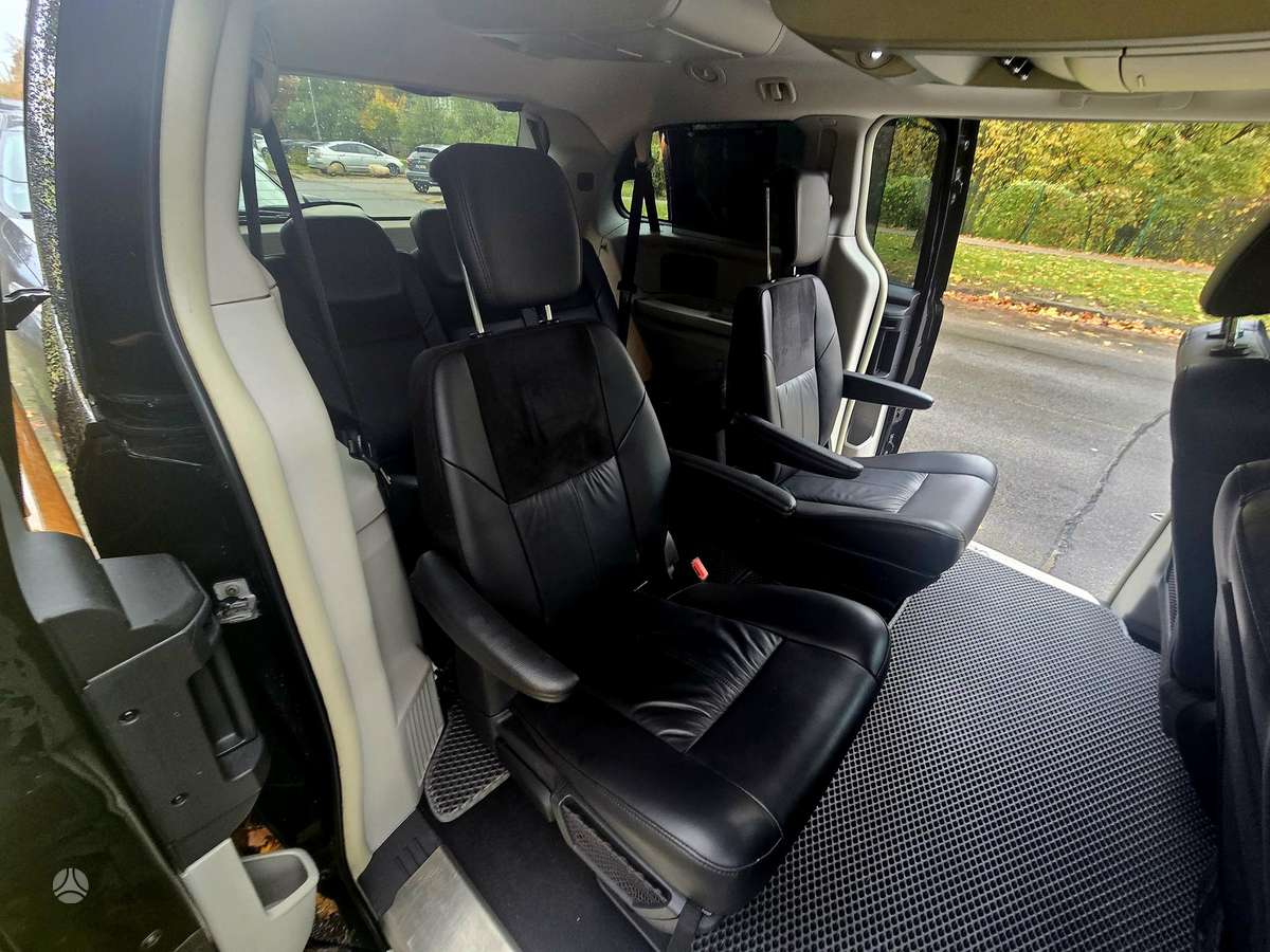 Chrysler Town 2011 — photo 46