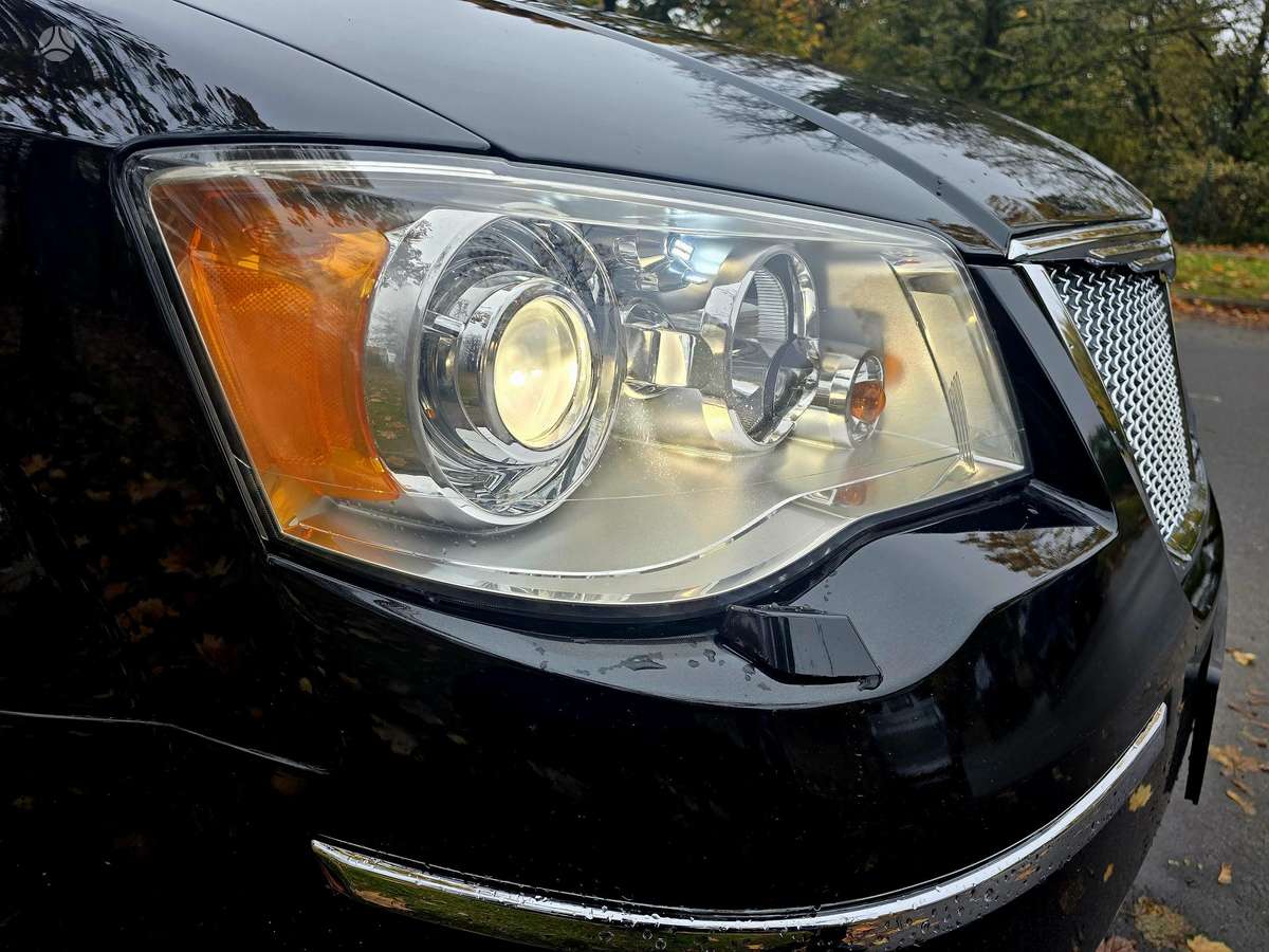 Chrysler Town 2011 — photo 8