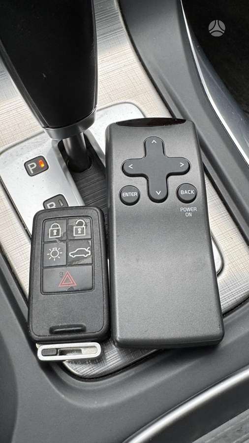 Volvo V70 2011 — photo 11