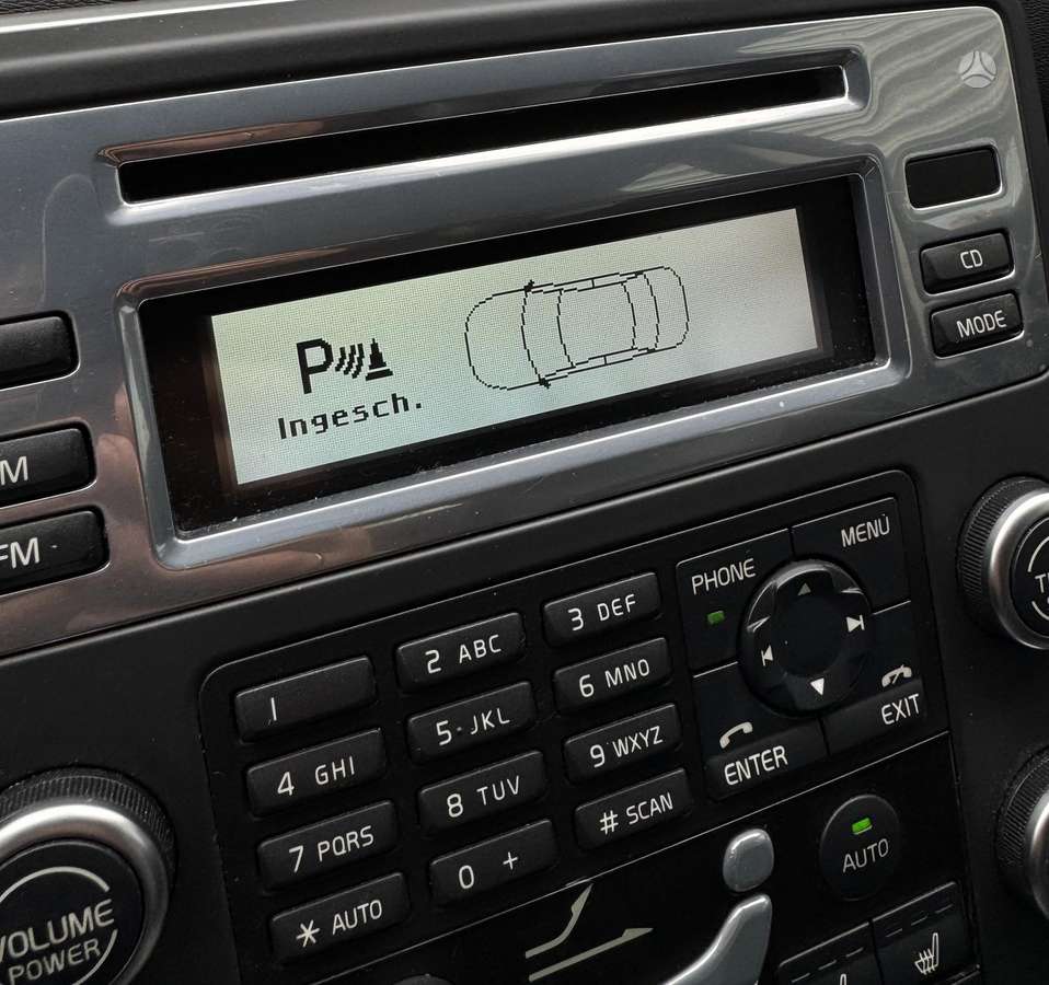 Volvo V70 2011 — photo 12