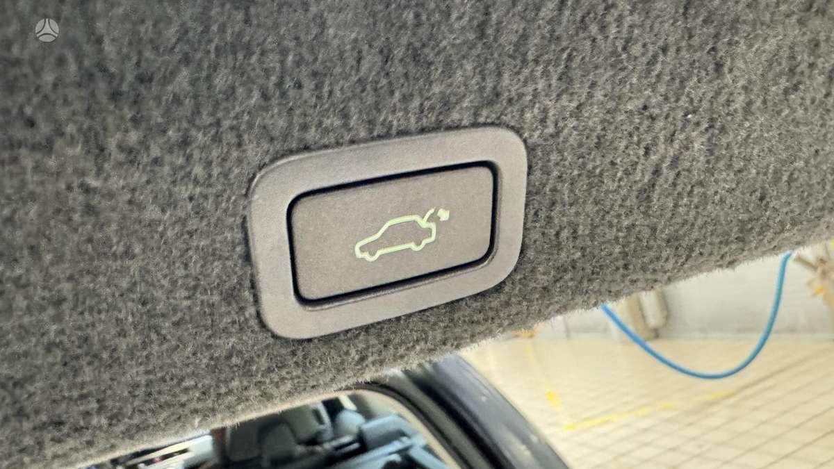 Volvo V70 2011 — photo 9