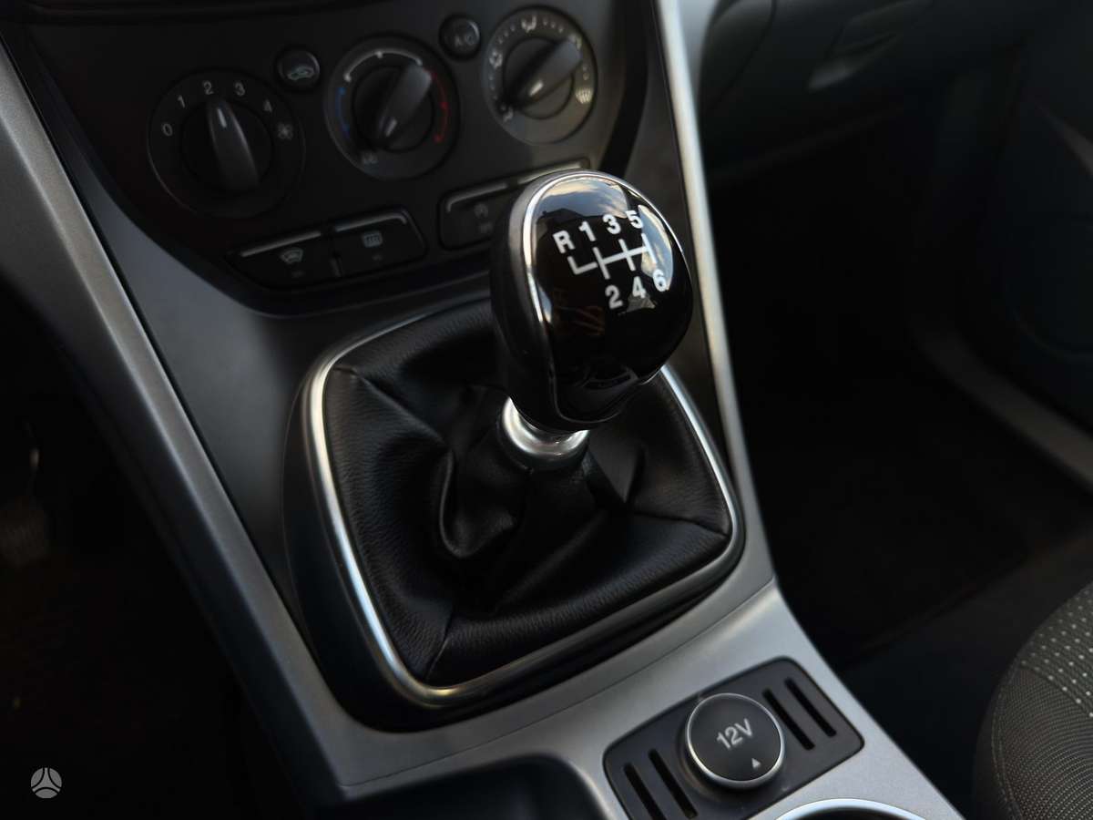 Ford Grand 2014 — photo 15