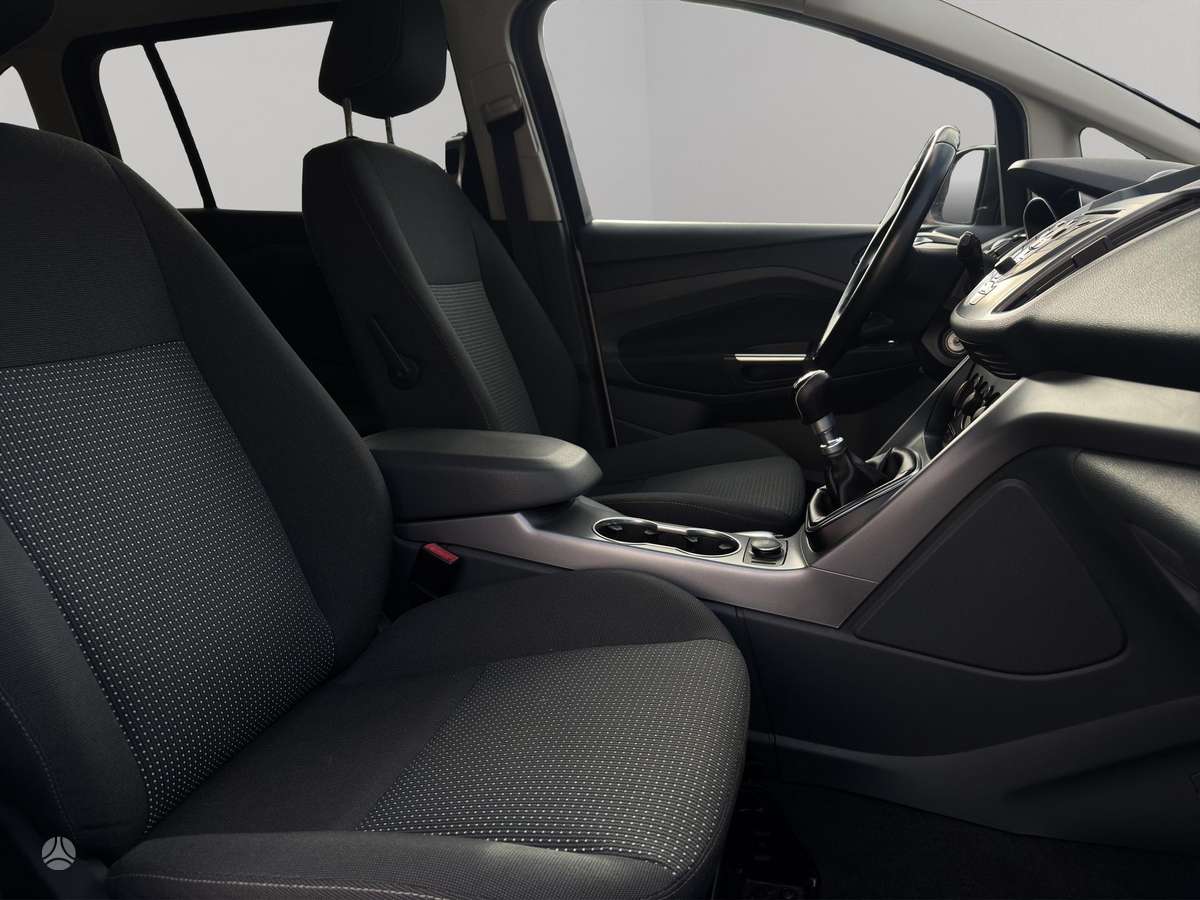 Ford Grand 2014 — photo 8