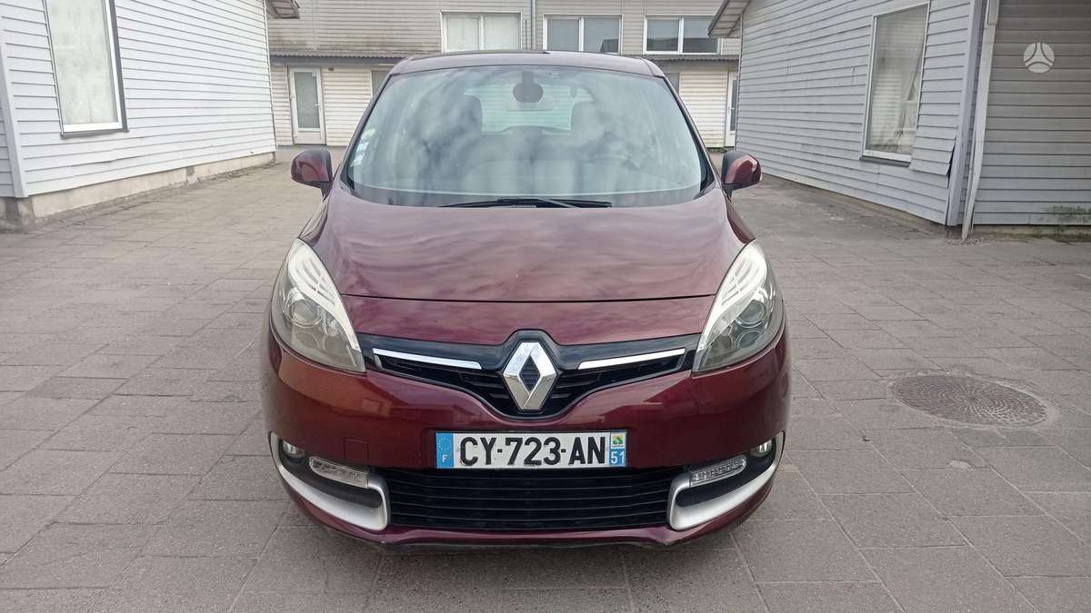 Renault Scenic 2013 — вигляд ззаду