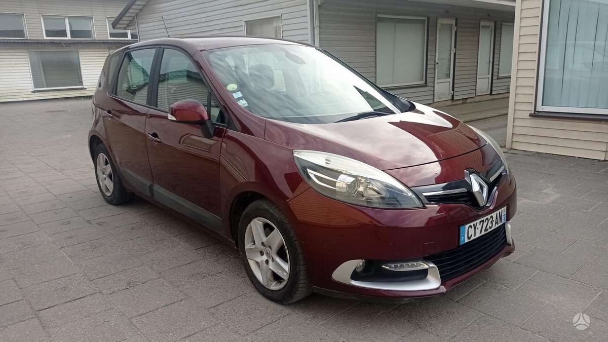 Renault Scenic 2013 — салон