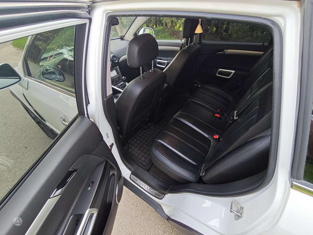 Opel Antara 2011 — photo 11