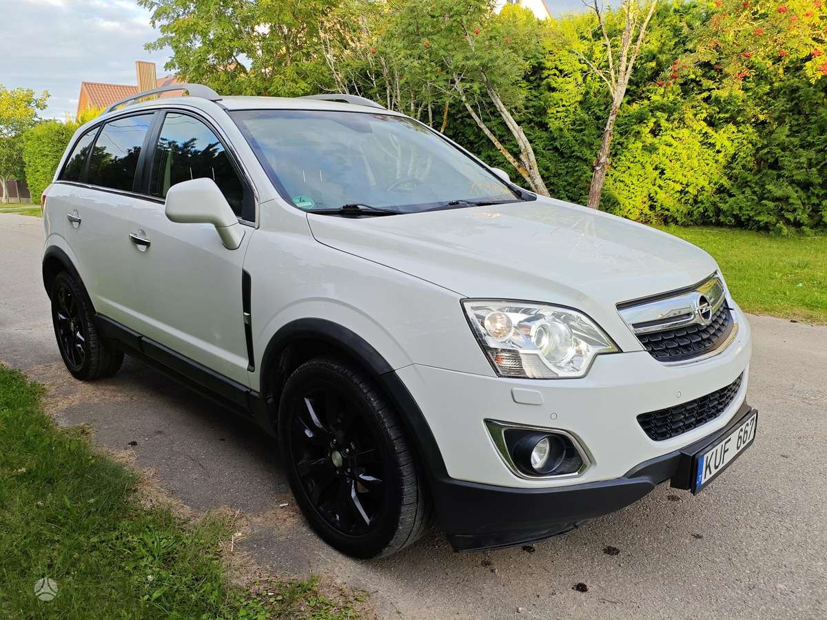 Opel Antara 2011 — rear view