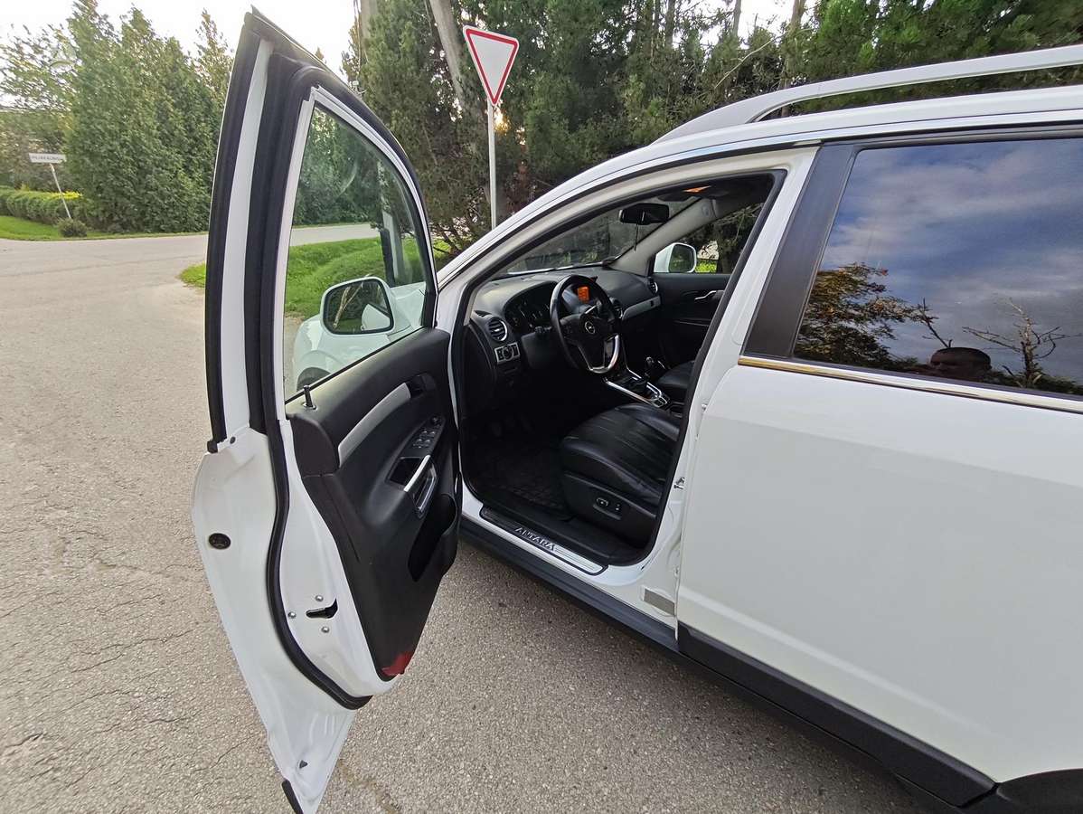 Opel Antara 2011 — photo 21