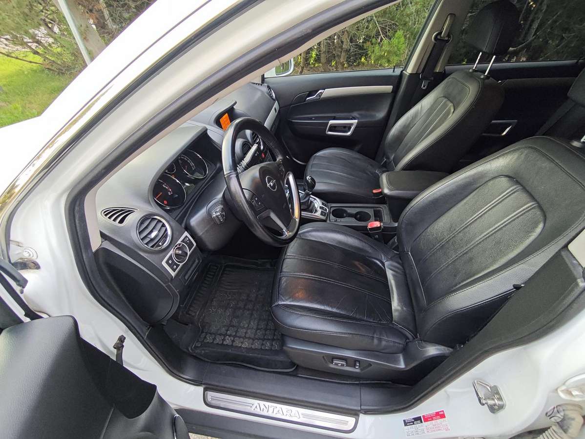 Opel Antara 2011 — photo 22
