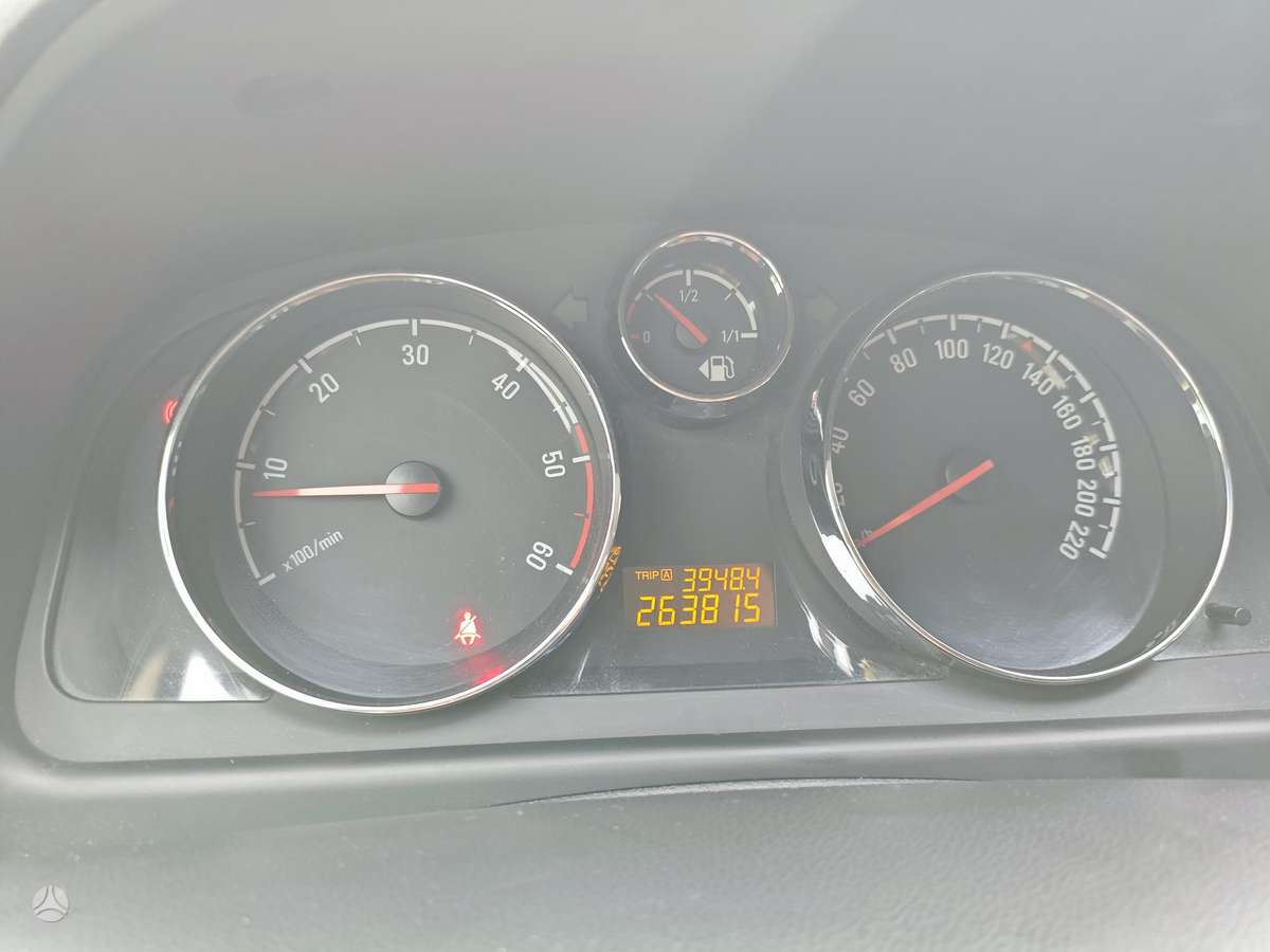Opel Antara 2011 — photo 24