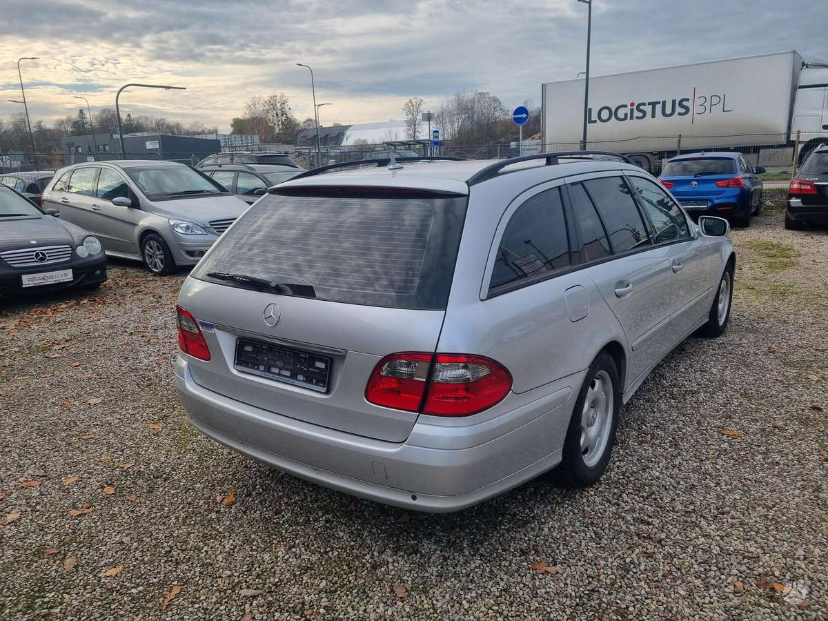 Mercedes-Benz E280 2007 — rear view